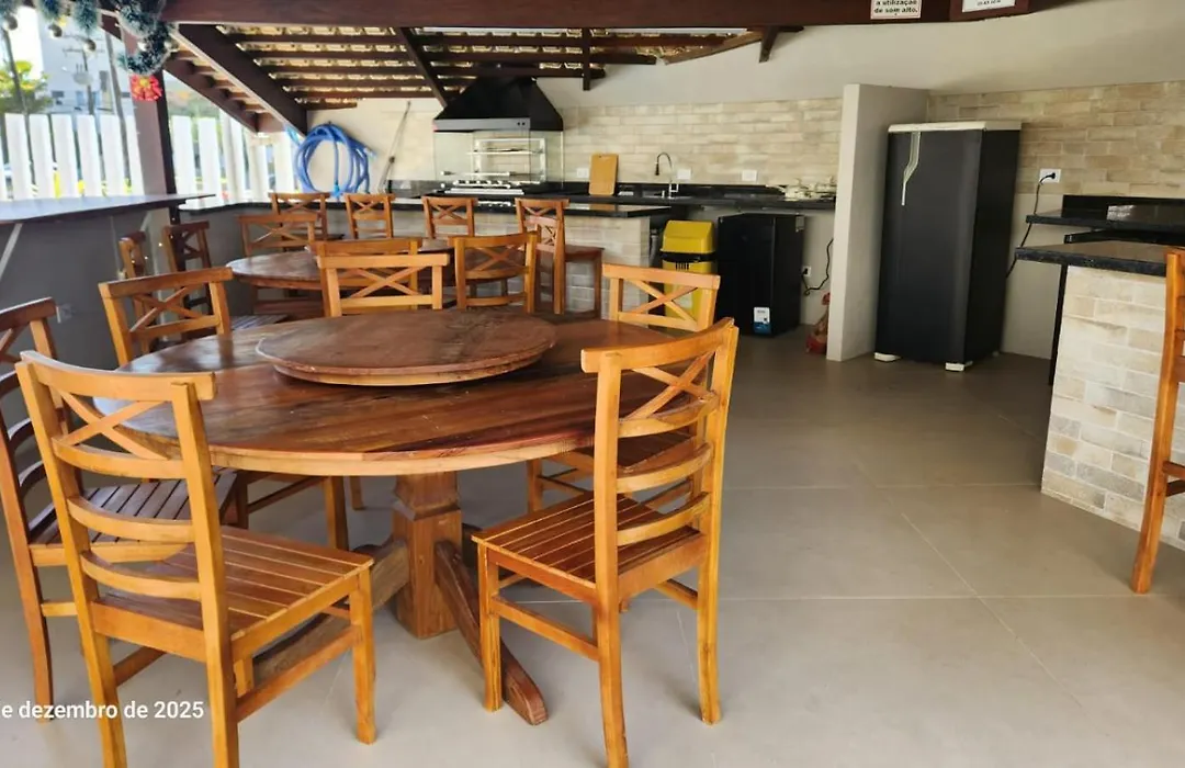 Casa em Condomínio Toninhas duas vagas de garagem-1